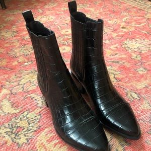 Unworn Black Vagabond Booties Size 39/8.5